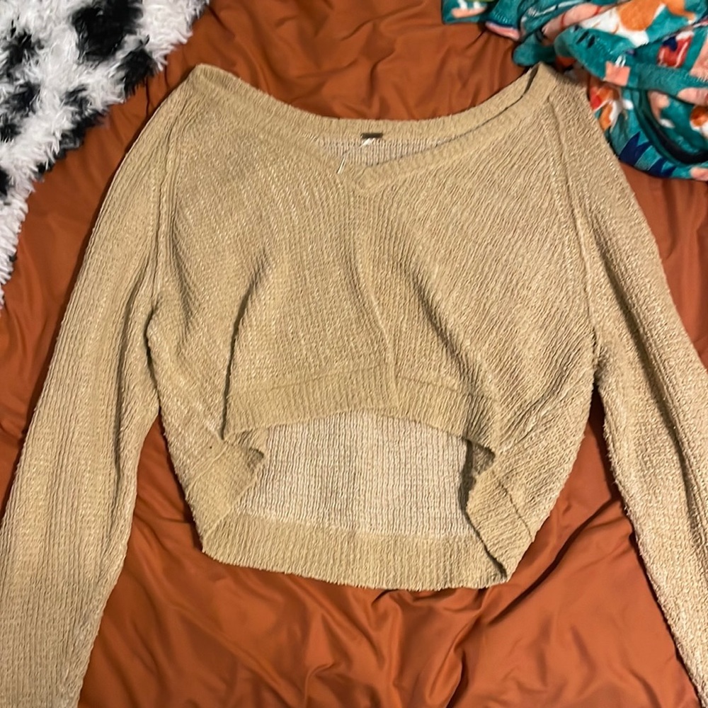 tan color, long sleeve, thick material